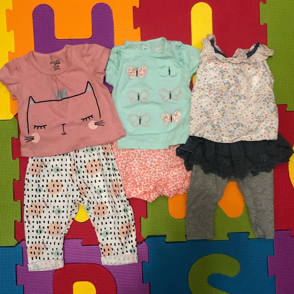 Bundle of 3 baby girl outfits 0-3 months